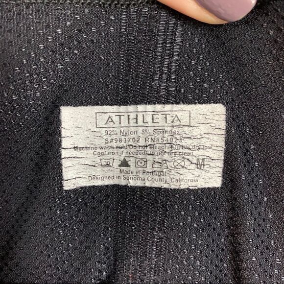 SALE❤️ Athleta black sunny side seamless medium (Pc) - Picture 4 of 10